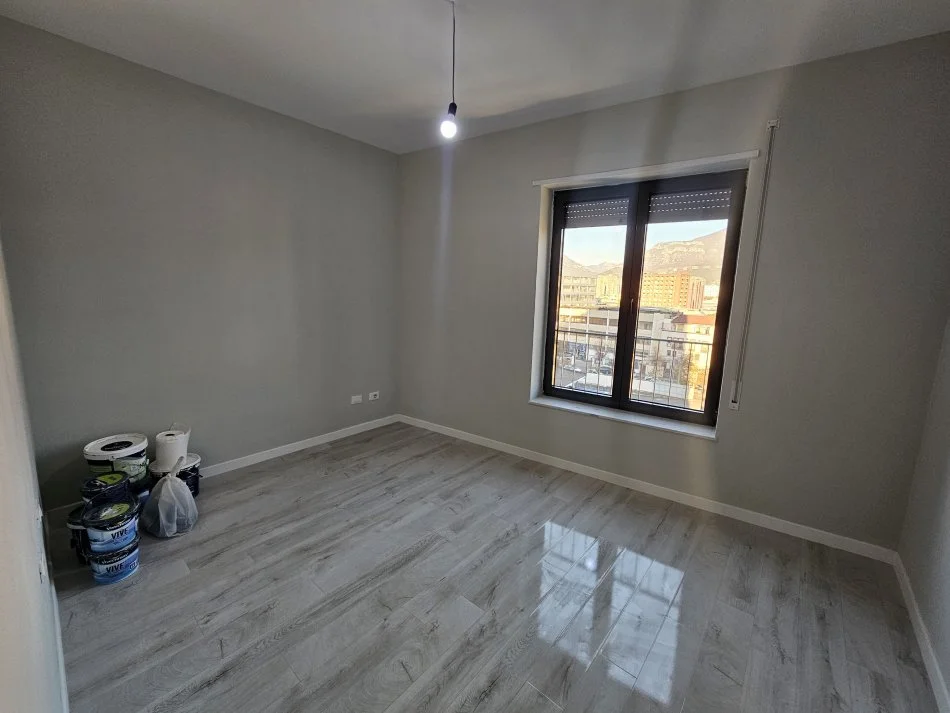 Tirane, shitet apartament 2+1 Kati 5, 92 m² 240.000 € (Fillimi i Bulevardit te Ri)