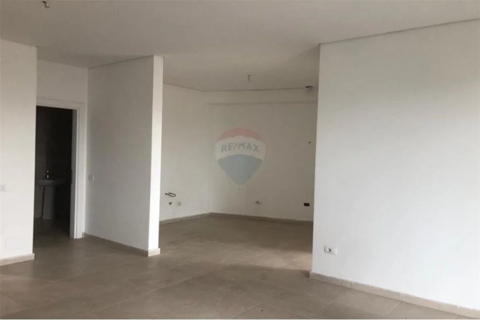 jepet me qera Kati 4, 70 m² 400 €