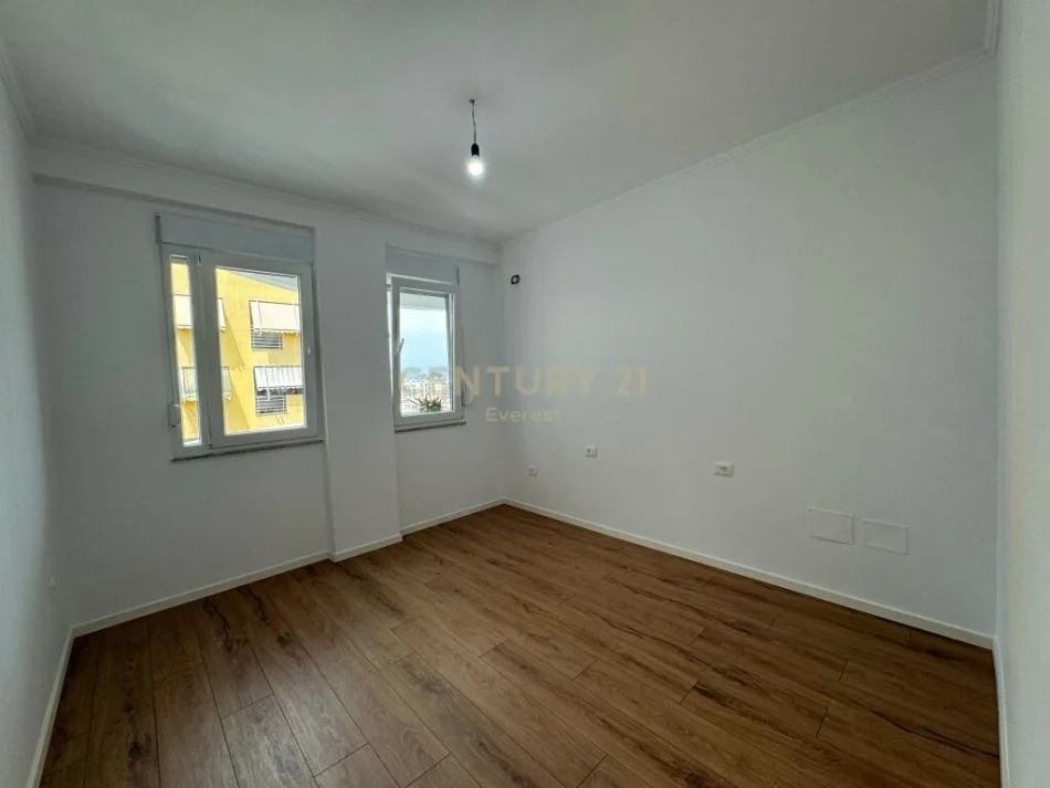 Tirane, shitet apartament 2+1 Kati 7, 95 m² 210.000 € (Rruga E Kavajes)