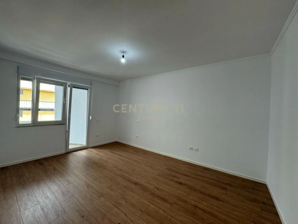 Tirane, shitet apartament 2+1 Kati 7, 95 m² 210.000 € (Rruga E Kavajes)