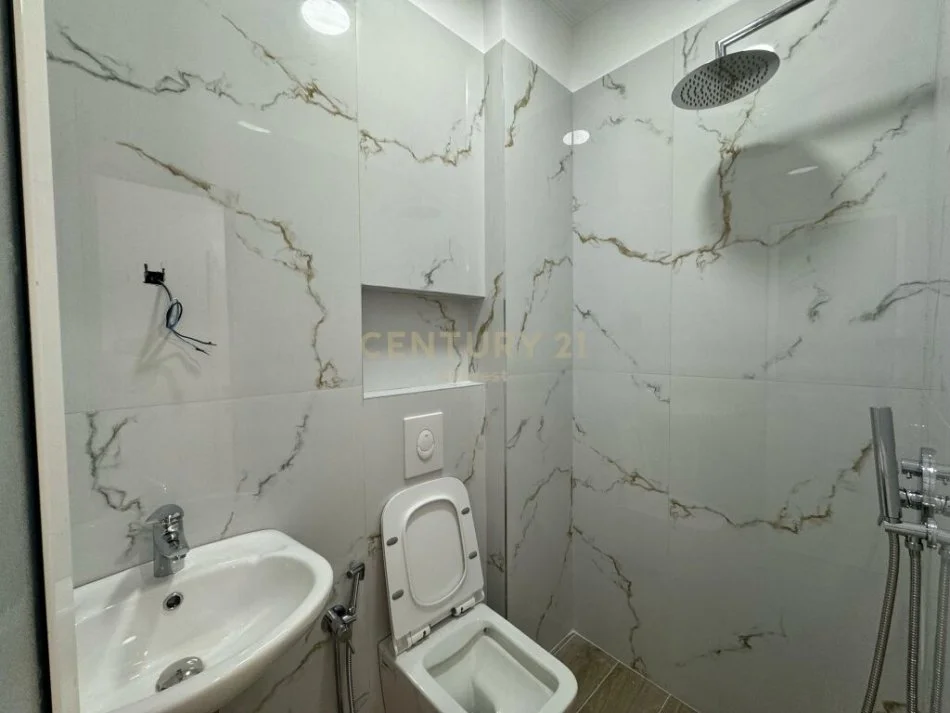 Tirane, shitet apartament 2+1 Kati 7, 95 m² 210.000 € (Rruga E Kavajes)