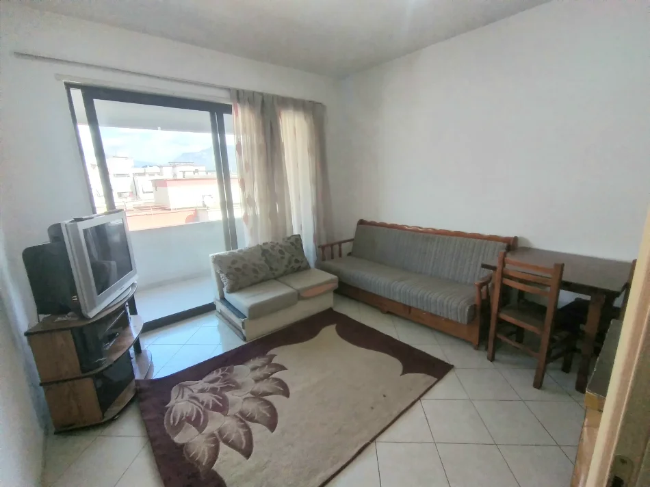 Tirane, jepet me qera apartament 1+1 Kati 7, 60 m² 400 € 