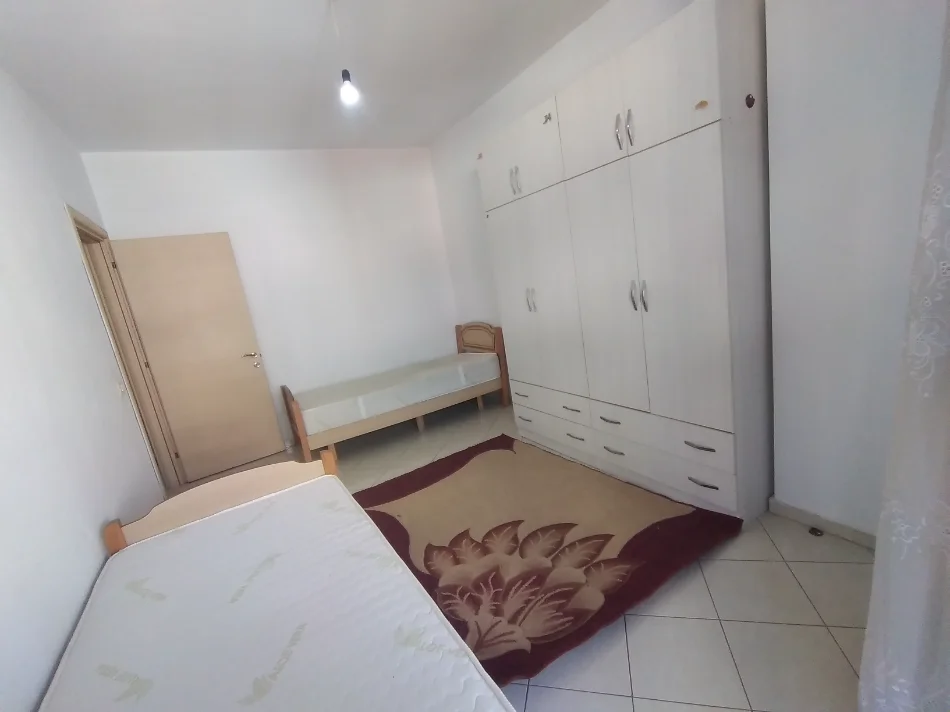 Tirane, jepet me qera apartament 1+1 Kati 7, 60 m² 400 € 