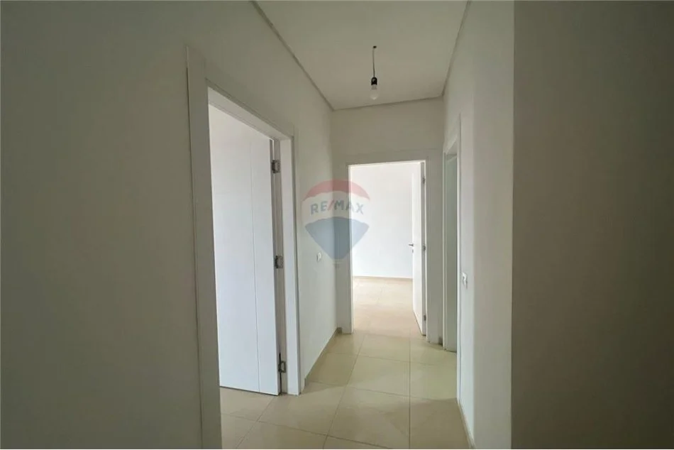 Tirane, jepet me qera apartament 2+1+Aneks+Ballkon Kati 5, 120 m² 500 € 