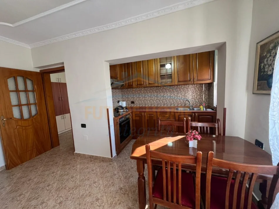 Tirane, jepet me qera apartament 1+1 Kati 5, 51 m² 475 € (XHAMLLIKU)