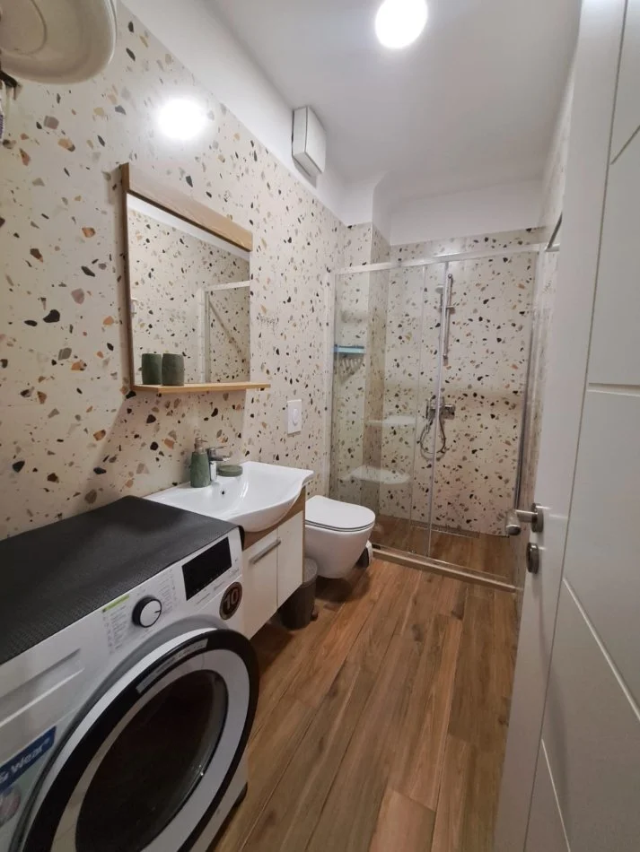 Tirane, jepet me qera apartament 1+1 Kati 0, 380 € (xhamlliku)