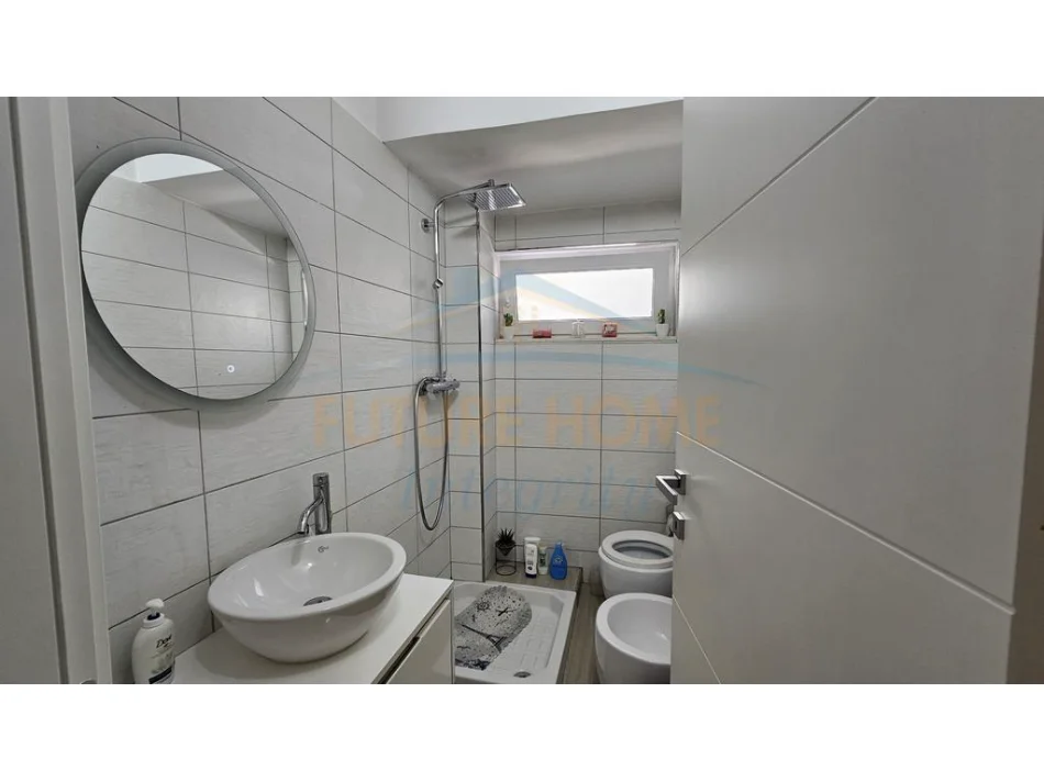 Tirane, jepet me qera apartament 2+1 Kati 4, 60 m² 550 € (RRUGA FERIT XHAJKO)