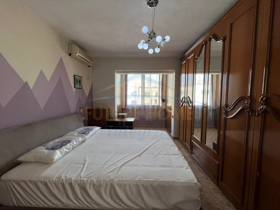 Tirane, jepet me qera apartament 1+1 Kati 5, 51 m² 475 € (XHAMLLIKU)