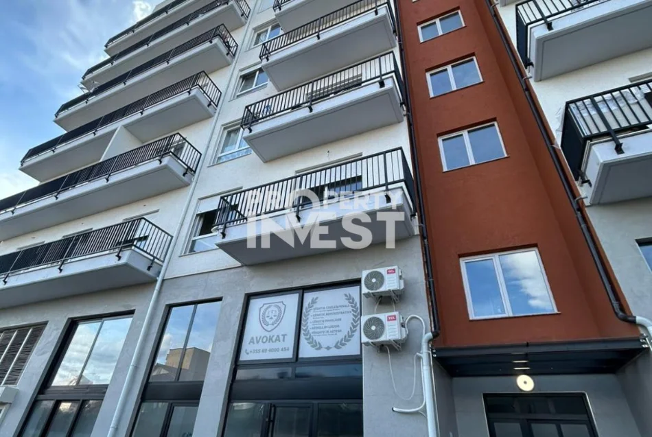 Tirane, jepet me qera apartament 1+1 Kati 4, 84 m² 630 € (Xhamlliku)