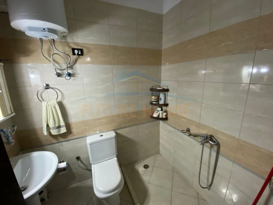 Tirane, shitet apartament 2+1, Kati 2, 115 m² 175,000 € (Xhamllik)