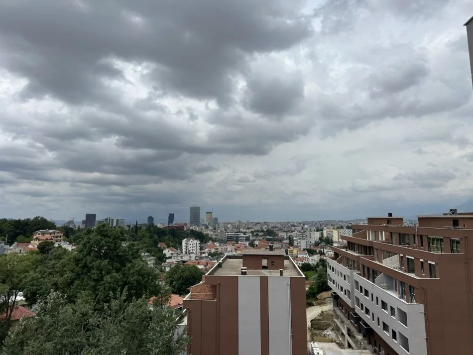 Tirane, shitet apartament 2+1+Ballkon Kati 6, 113 m² 160.000 € (rruga viena)