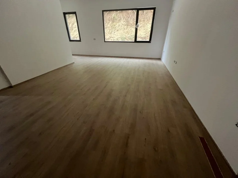 Tirane, shitet apartament duplex 2+1+Aneks+Ballkon Kati 3, 113 m² 163.000 € (rruga viena)