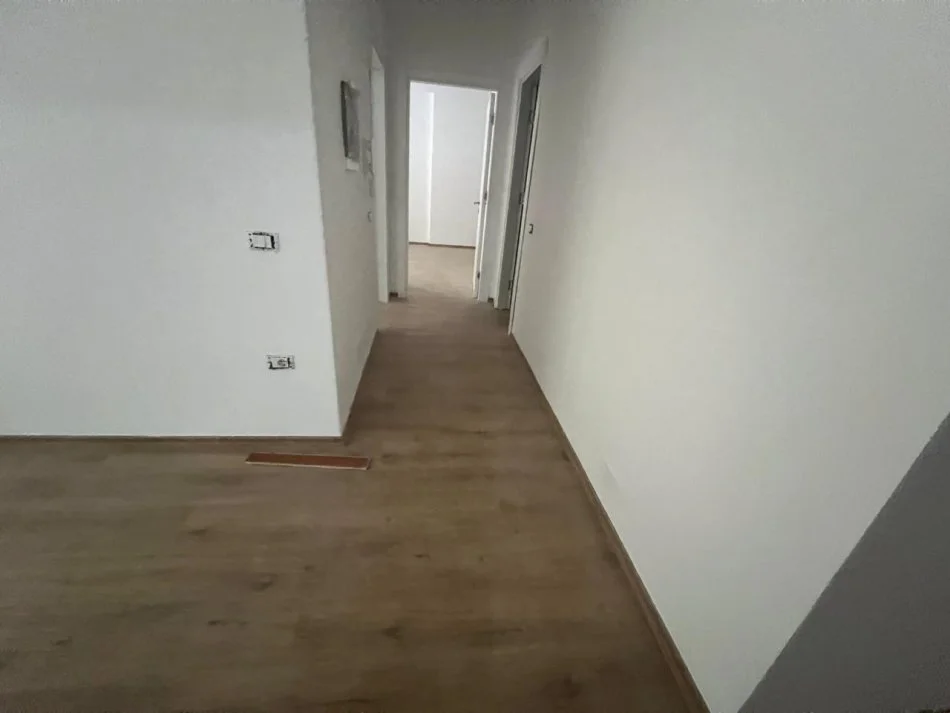 Tirane, shitet apartament duplex 2+1+Aneks+Ballkon Kati 3, 113 m² 163.000 € (rruga viena)