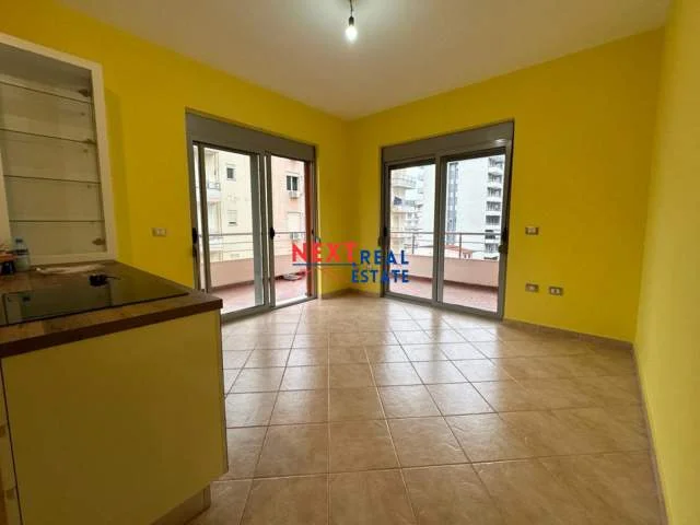 Vlore, shitet apartament 2+1+BLK Kati 7, 123 m²; 175.000 Euro (Prane shkolles se Marines)