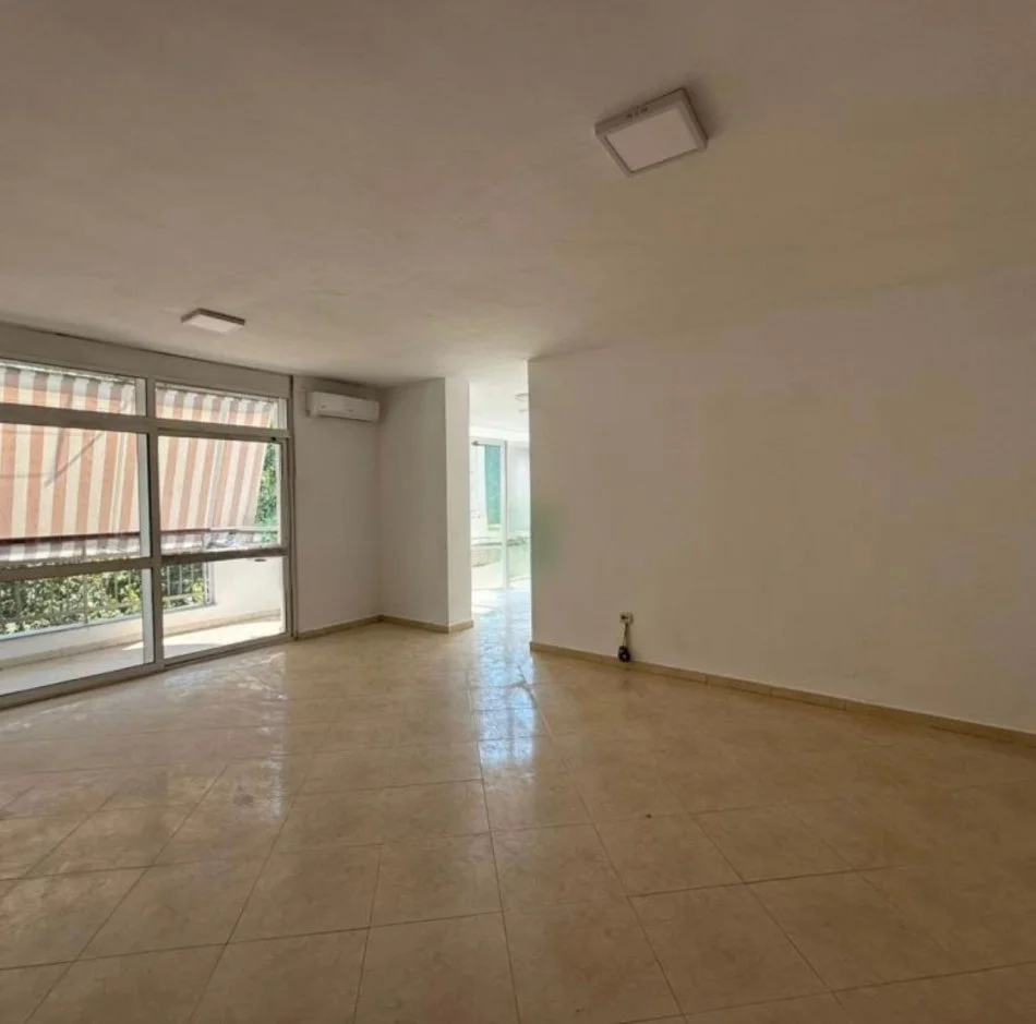 Tirane, jepet me qera apartament 2+1 Kati 0, 138 m² 1.200 € 