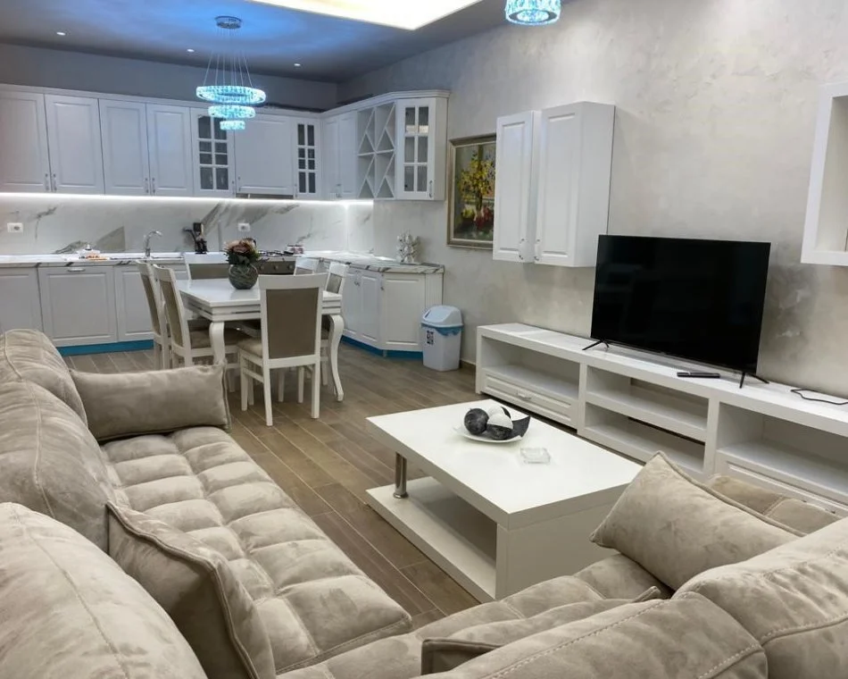 Tirane, jepet me qera apartament 2+1+Ballkon Kati 7, 105 m² 550 € (Spitali American 3)