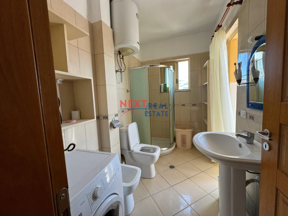 Vlore, jepet me qera apartament 2+1+Ballkon Kati 7, 110 m² 550 € (FILLIM I LUNGOMARES)