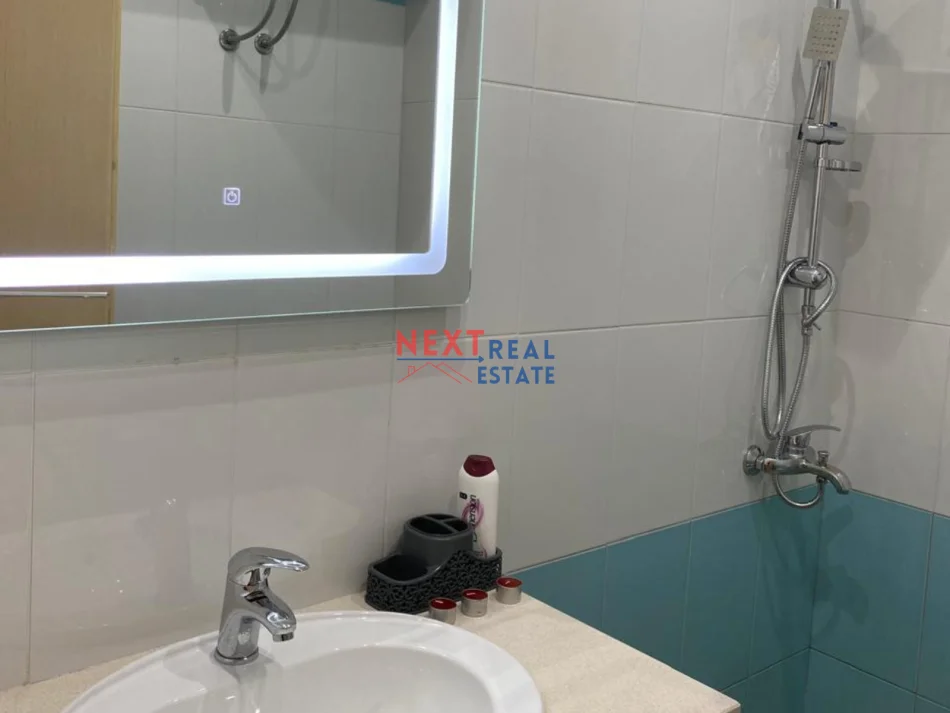 Vlore, jepet me qera garsonier 1+1 , 300 € (KOMBINATI I PESHKUT)