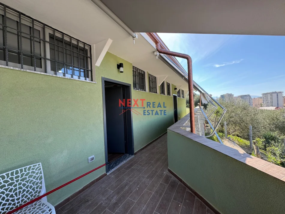 Vlore, jepet me qera shtepi 1+1+Ballkon , 250 € (CENTRALE)