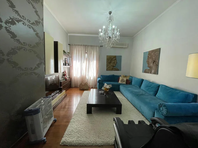 Tirane, jepet me qera apartament 2+1+Ballkon , 120 m² 1.300 € (Rruga ''Barrikadave")