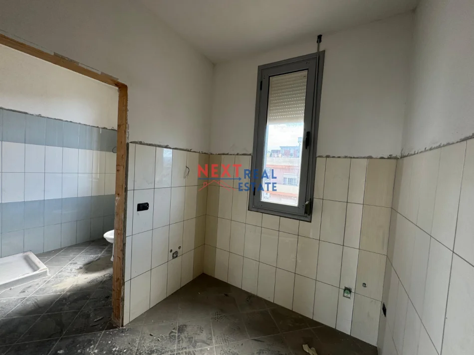 Vlore, shitet apartament 2+1+Aneks+Ballkon Kati 7, 118 m² (STACIONI I TRENIT)