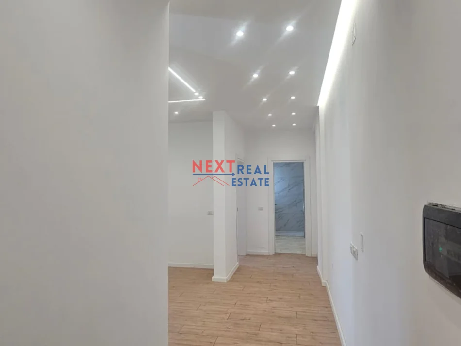 REZERVO PRONEN VETEM ME 500€! Vlore, shitet apartament 2+1+Ballkon Kati 2, 74 m² 145.000 € (LUNGOMARE)