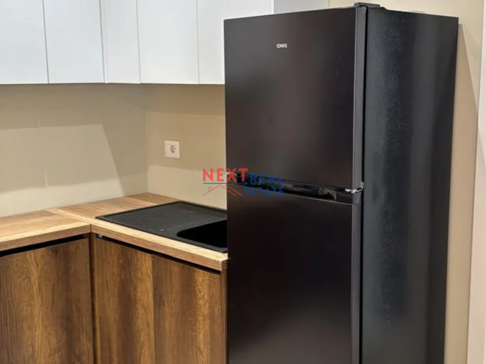 Vlore, jepet me qera apartament 1+1+Ballkon Kati 2, 550 € (KOMBINATI I PESHKUT)