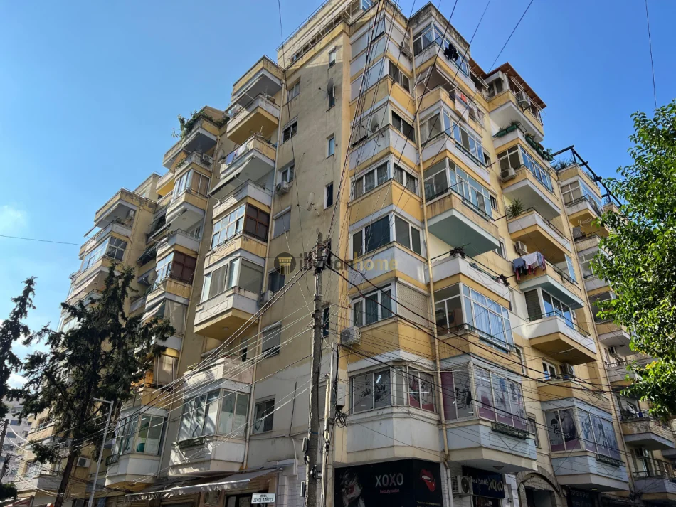 Tirane, shitet apartament 2+1+Ballkon Kati 2, 106 m² 265.000 € (Rruga e Barrikadave)