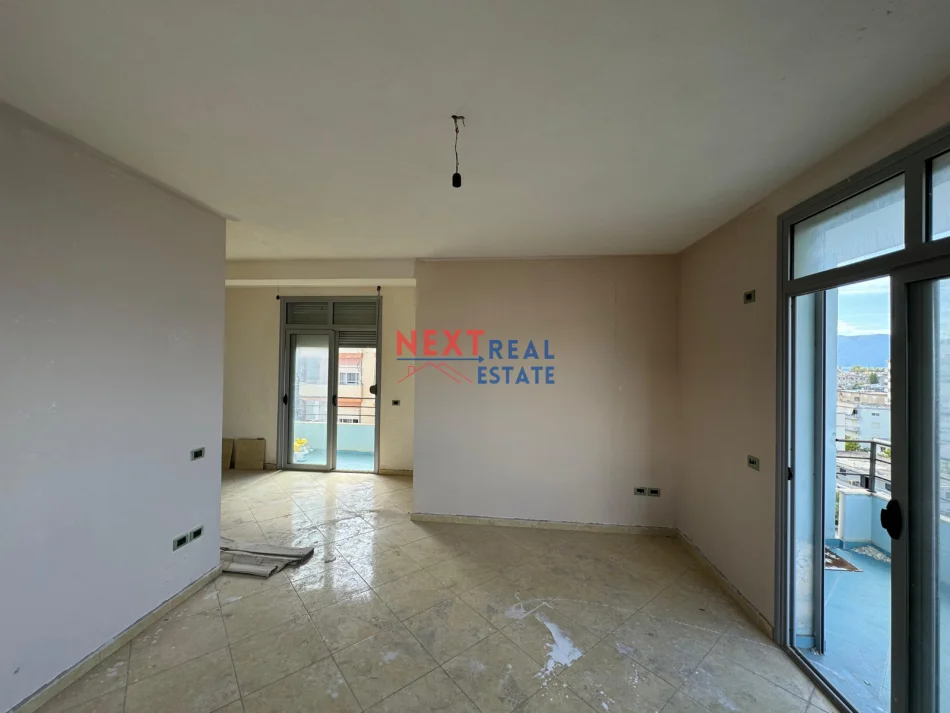Vlore, shitet apartament 2+1+Aneks+Ballkon Kati 7, 118 m² (STACIONI I TRENIT)