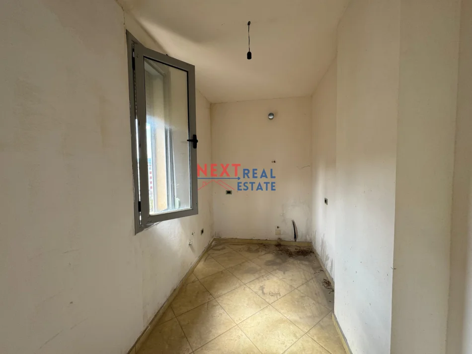 Vlore, shitet apartament 2+1+Aneks+Ballkon Kati 7, 118 m² (STACIONI I TRENIT)
