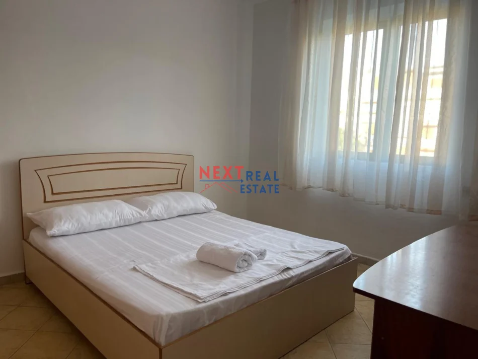 Vlore, jepet me qera apartament 1+1 Kati 3, 80 m² 300 € (BULEVARDI VLORE-SKELE)