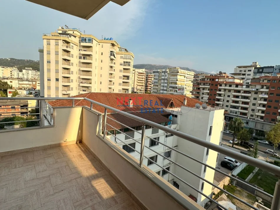 Vlore, jepet me qera apartament 2+1+Ballkon , 500 € (VLORE)