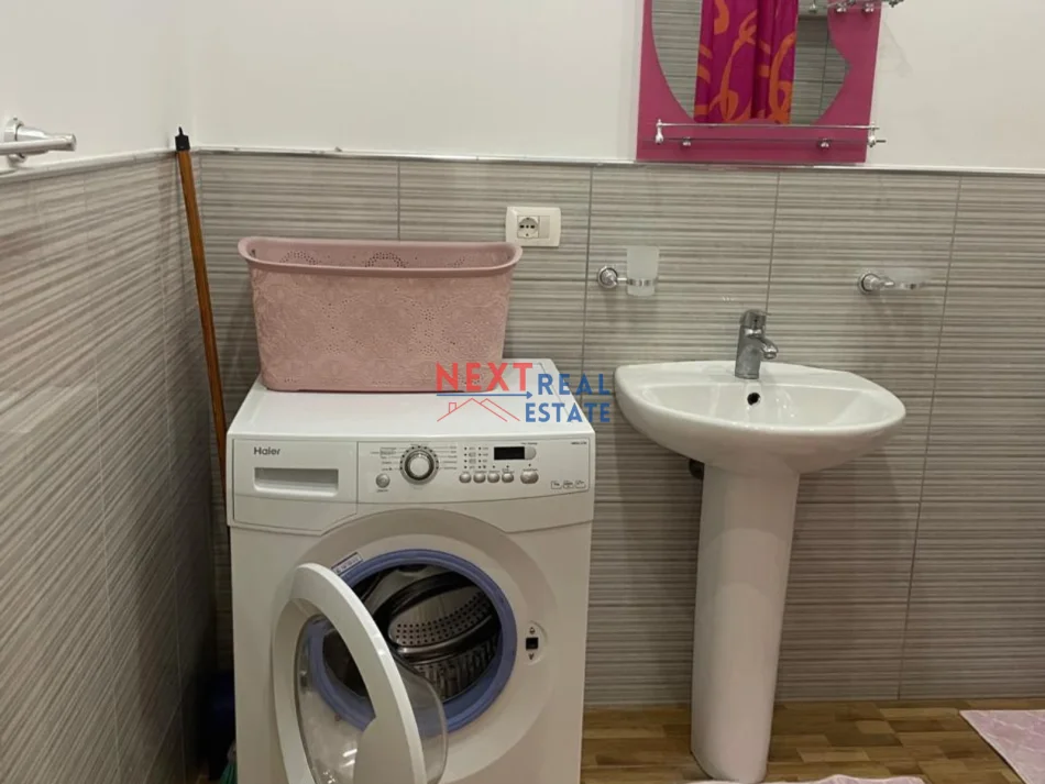 Vlore, jepet me qera apartament+verande | Penthouse 2+1+Ballkon Kati 11, 600 € (PORTI)