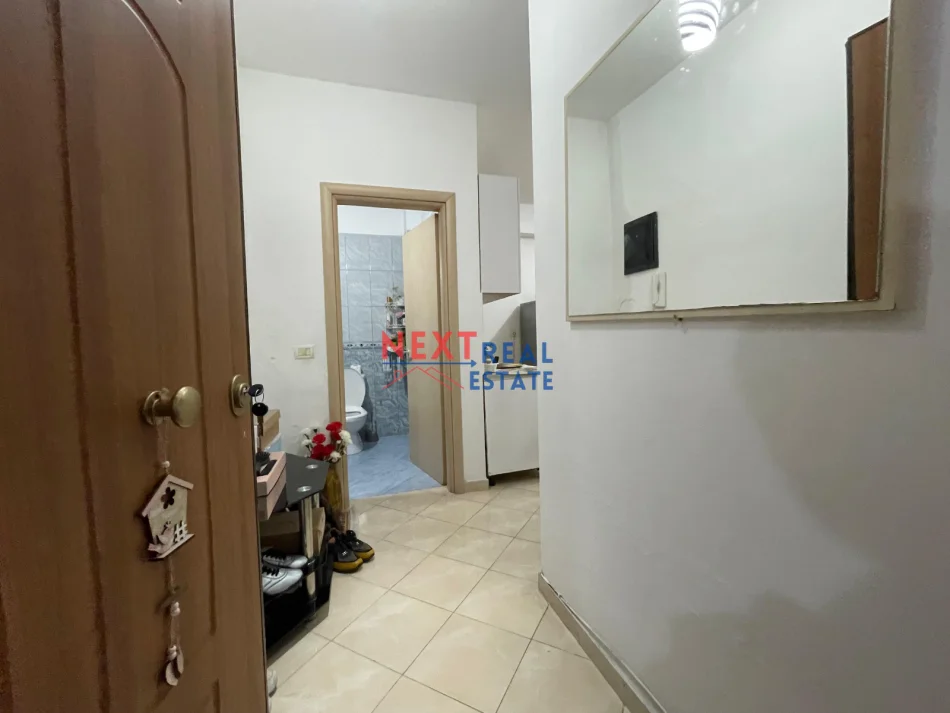 Vlore, jepet me qera apartament 1+1+Ballkon , 300 € 