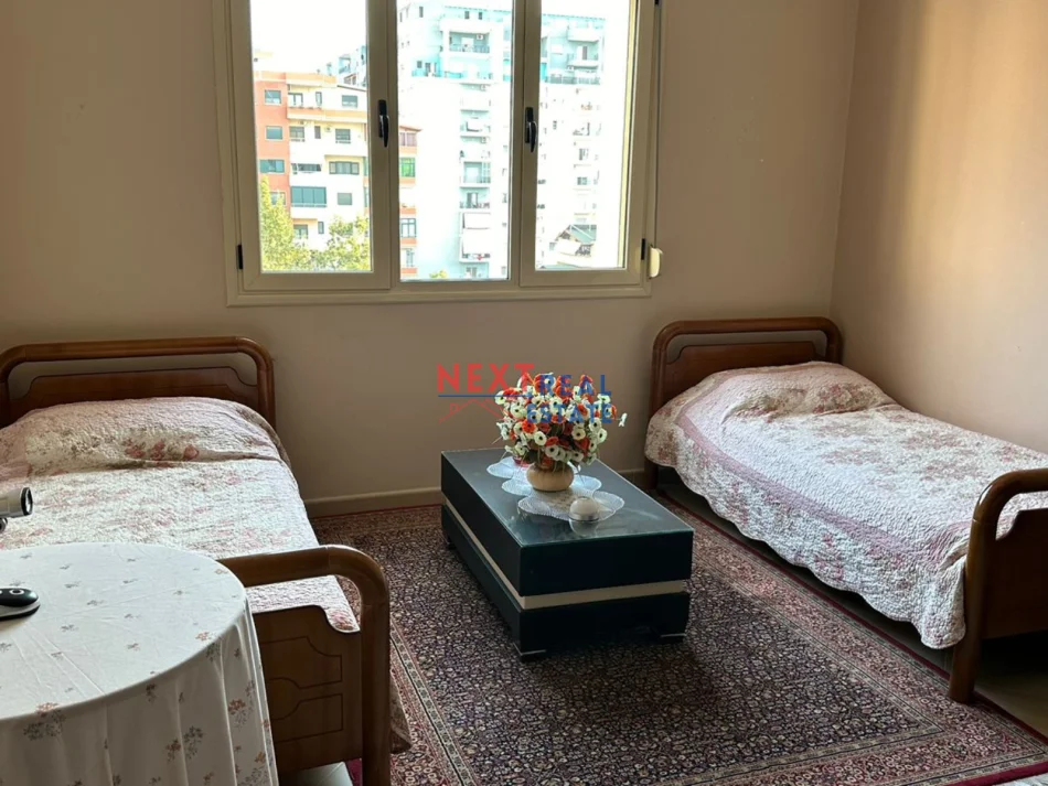 Vlore, jepet me qera apartament 2+1+Ballkon , 500 € (VLORE)