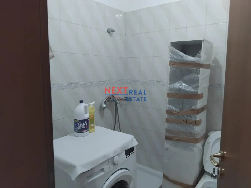 Vlore, jepet me qera apartament 3+1+Ballkon Kati 6, 132 m² 400 € (Tek hotel “Salvatore”, Centrale)