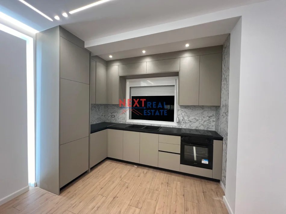 REZERVO PRONEN VETEM ME 500€! Vlore, shitet apartament 2+1+Ballkon Kati 2, 74 m² 145.000 € (LUNGOMARE)