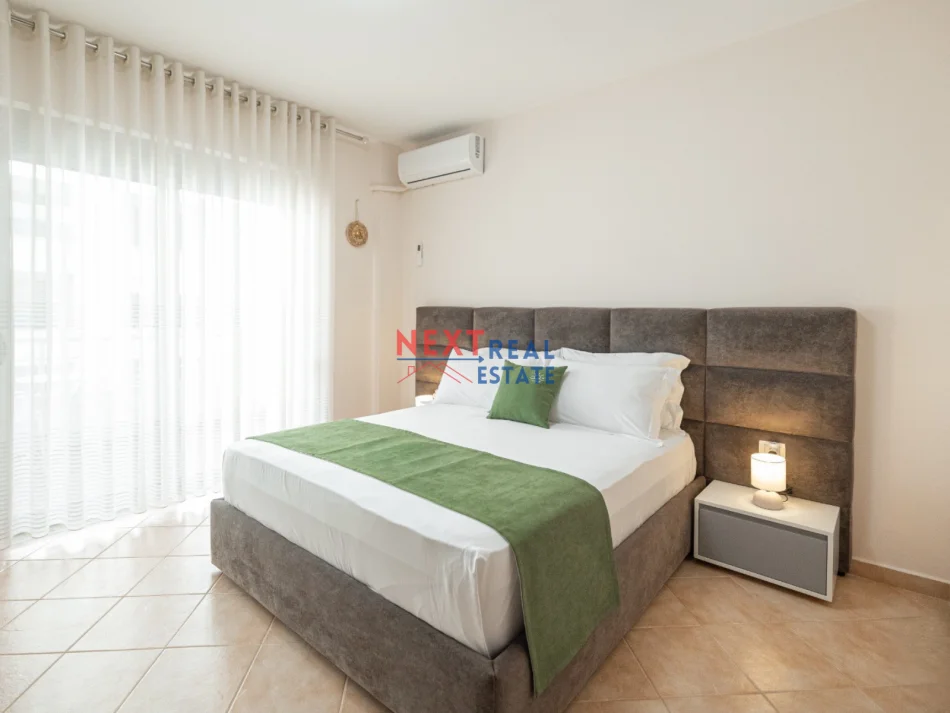 Vlore, jepet me qera garsonier 1+1+Ballkon , 250 € (LUNGOMARE)