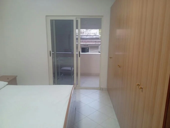 Tirane, jepet me qera apartament 1+1+Ballkon Kati 3, 56 m² 410 € (Rruga "Elbasanit")