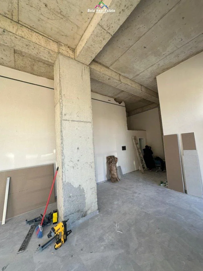 Tirane, jepet me qera dyqan Kati 0, 60 m² 670 € (astir)