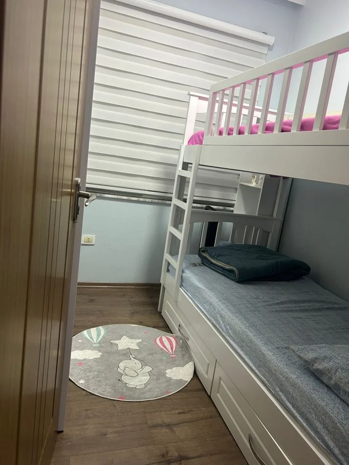 Tirane, jap me qera apartament 1+1 Kati 8, 80 m² 450 € (Yzberisht)