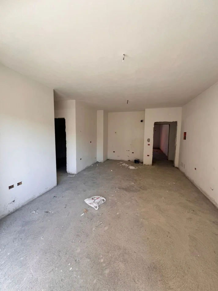 Tirane, shitet apartament 2+1+Aneks+Ballkon Kati 1, 94 m² 165.000 € (Yzberisht)