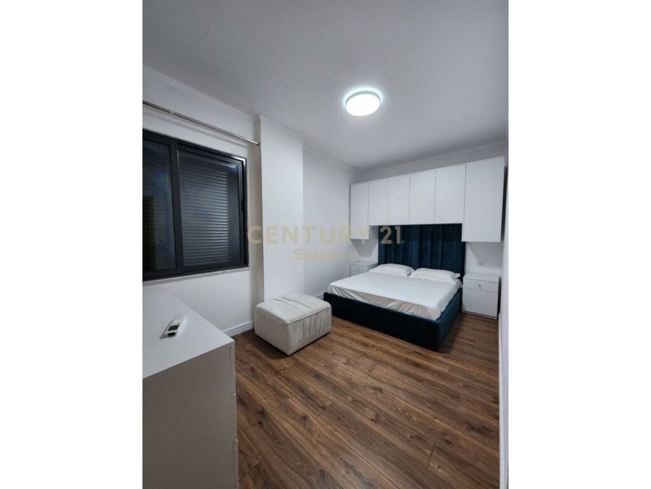 Tirane, jepet me qera apartament 2+1 Kati 8, 82 m² 500 € (YZBERISHT)