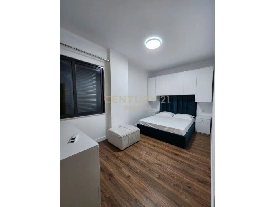 Tirane, jepet me qera apartament 2+1 Kati 8, 82 m² 500 € (YZBERISHT)