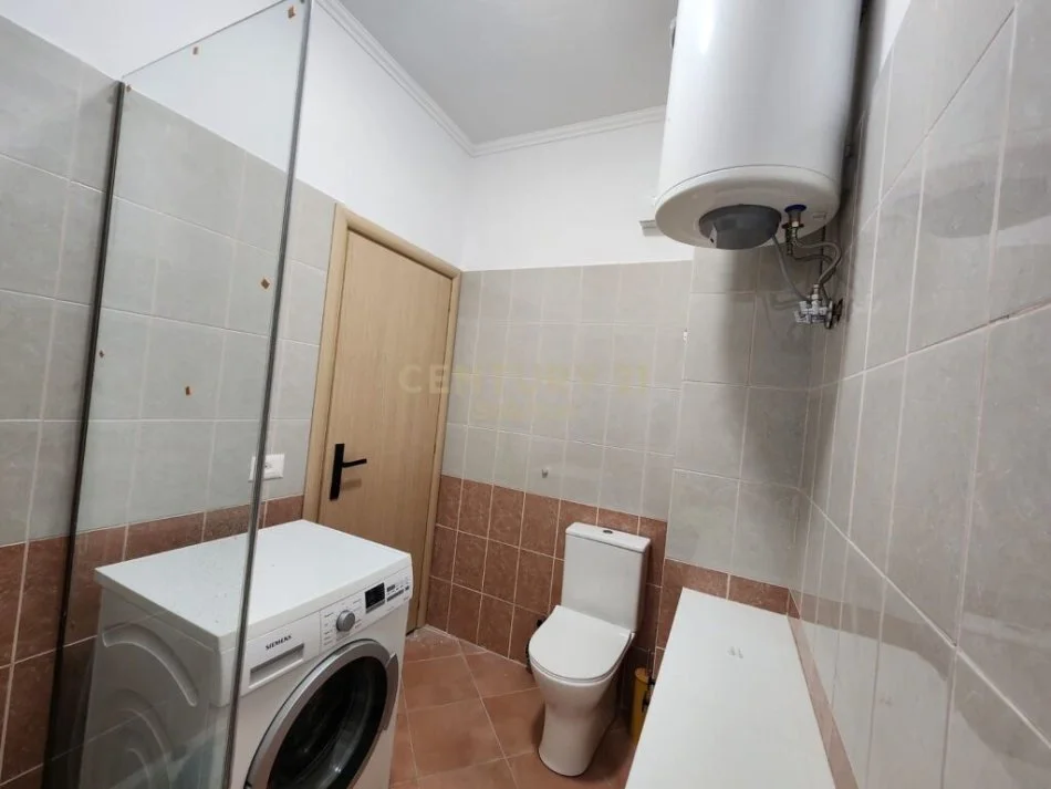 Tirane, jepet me qera apartament 2+1 Kati 8, 82 m² 500 € (YZBERISHT)