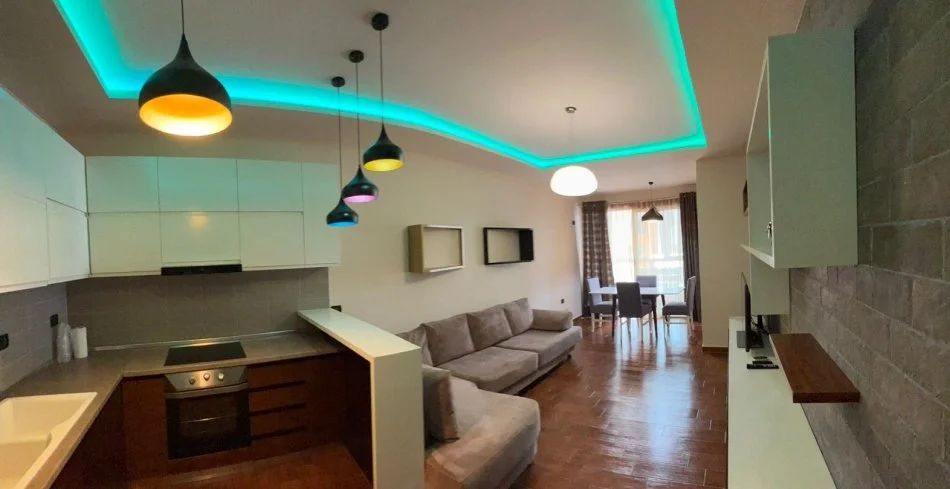 Tirane, shitet 1+1+Ballkon Kati 8, 