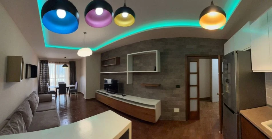 Tirane, shitet 1+1+Ballkon Kati 8, 