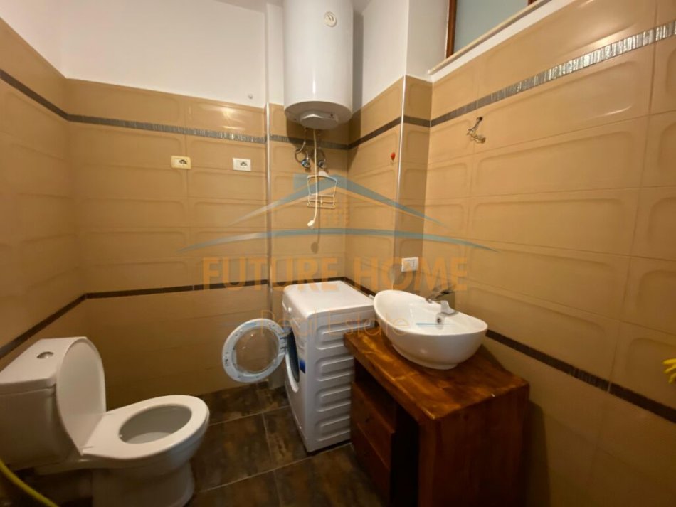 Tirane, shitet apartament 2+1 Kati 4, 57 m² 135.000 € (Rruga e Barrigadave)
