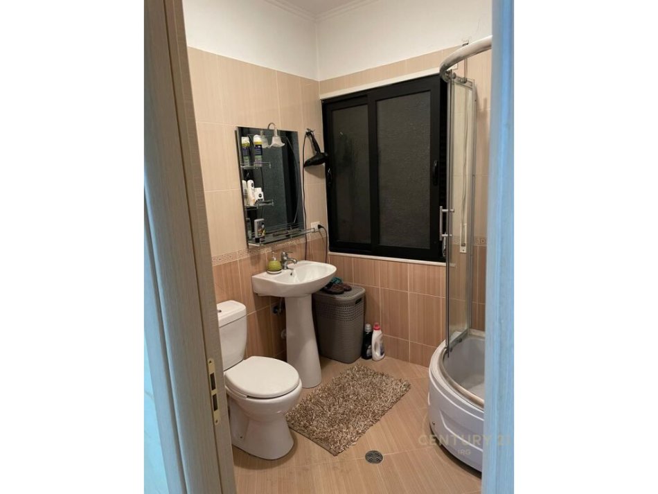 Tirane, jepet me qera apartament 2+1 Kati 2, 105 m² (yzberisht)