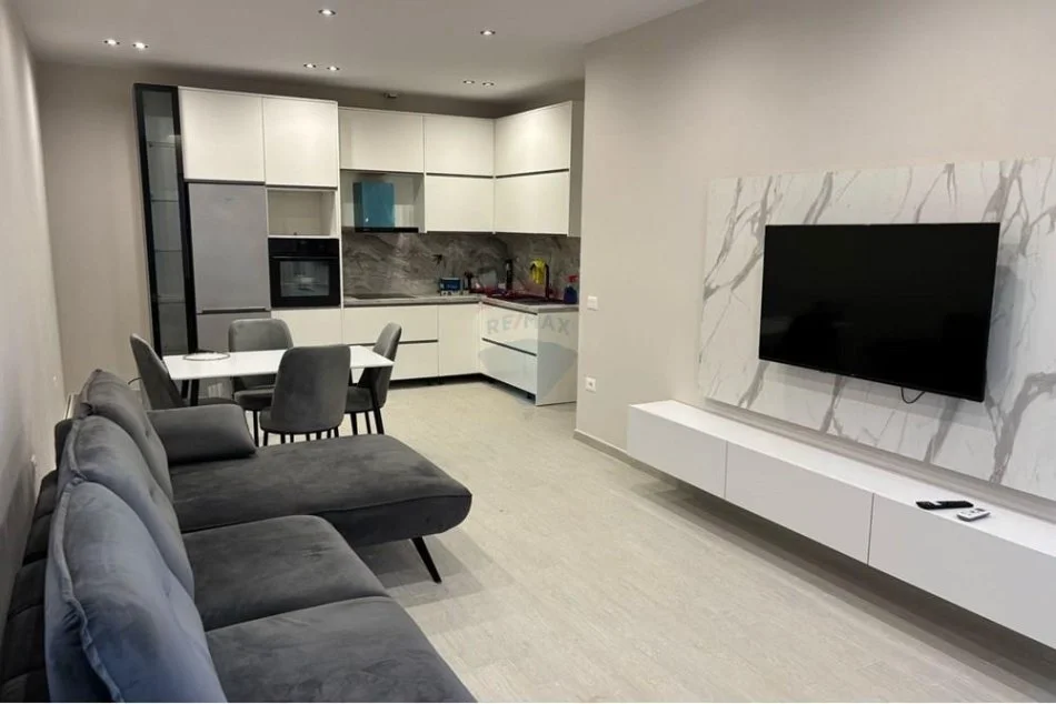 Tirane, jepet me qera apartament 1+1 Kati 2, 69 m² 400 € (Xhon Belushi)